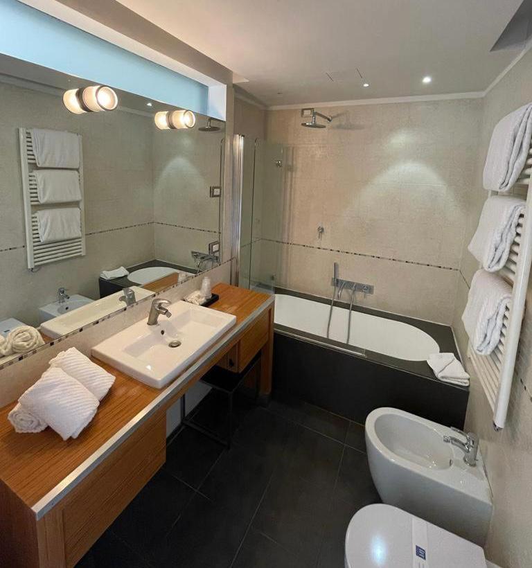 Ih Hotels Milano Centrale Guest House Екстер'єр фото